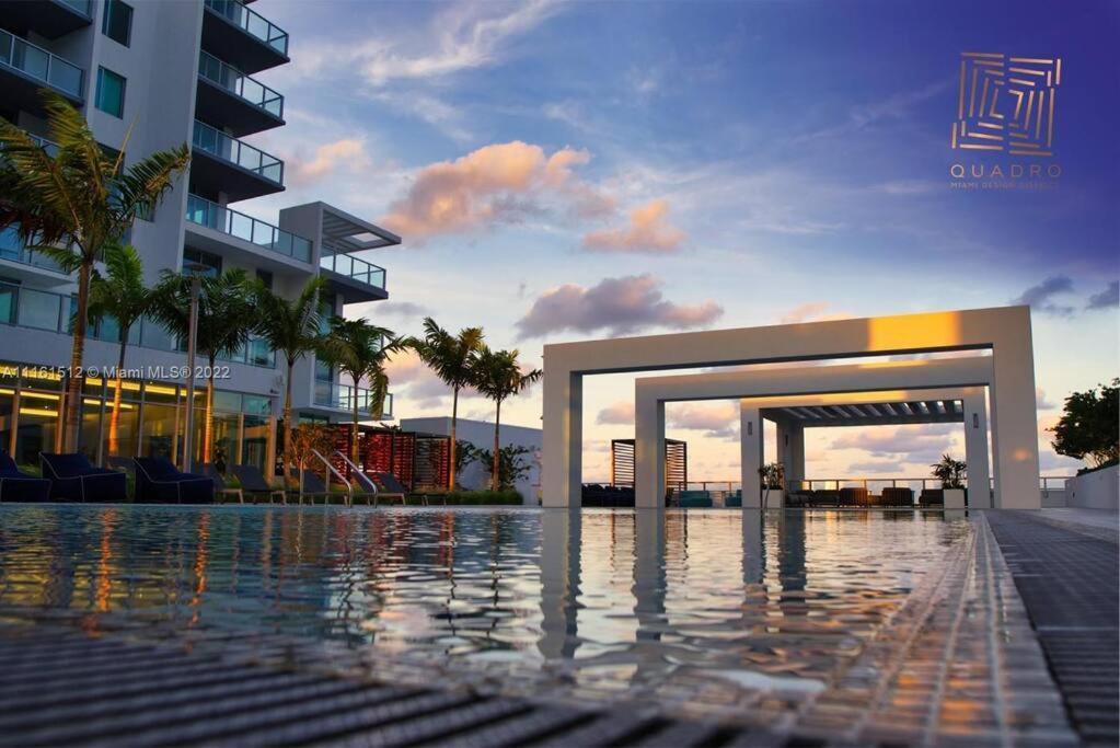 Apartment Design District, View Of The Bay - Miami